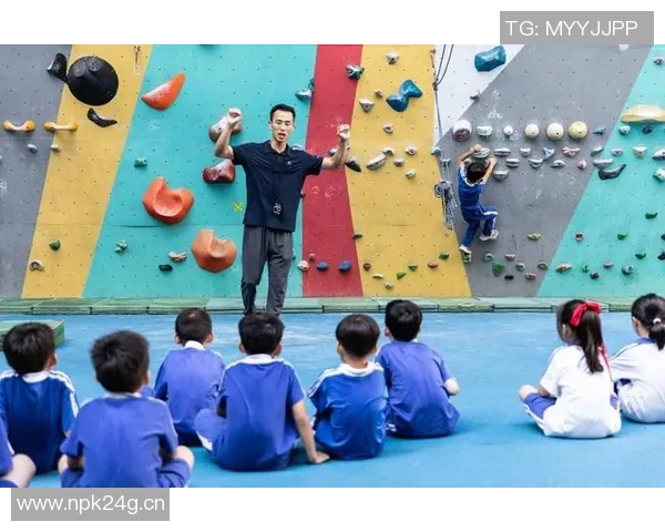 深圳攀岩队的意识探讨与发展:攀岩运动的精神与团队文化分析 深圳攀岩队的意识探讨与发展:攀岩运动的精神与团队文化分析