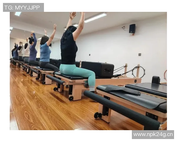 瑜伽与健身器材如何结合进行全身训练 瑜伽与健身器材如何结合进行全身训练